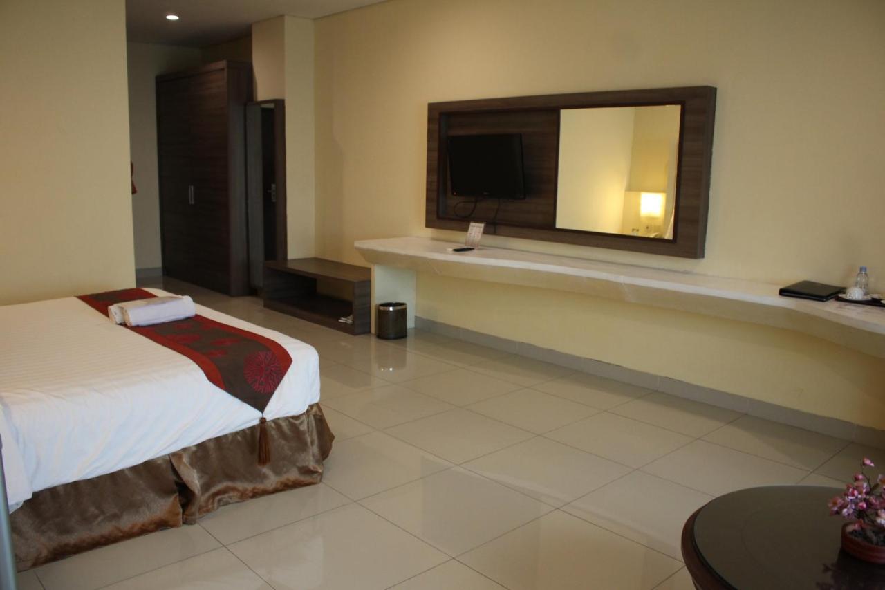 President Executive Club Hotel Чикаранг Екстериор снимка
