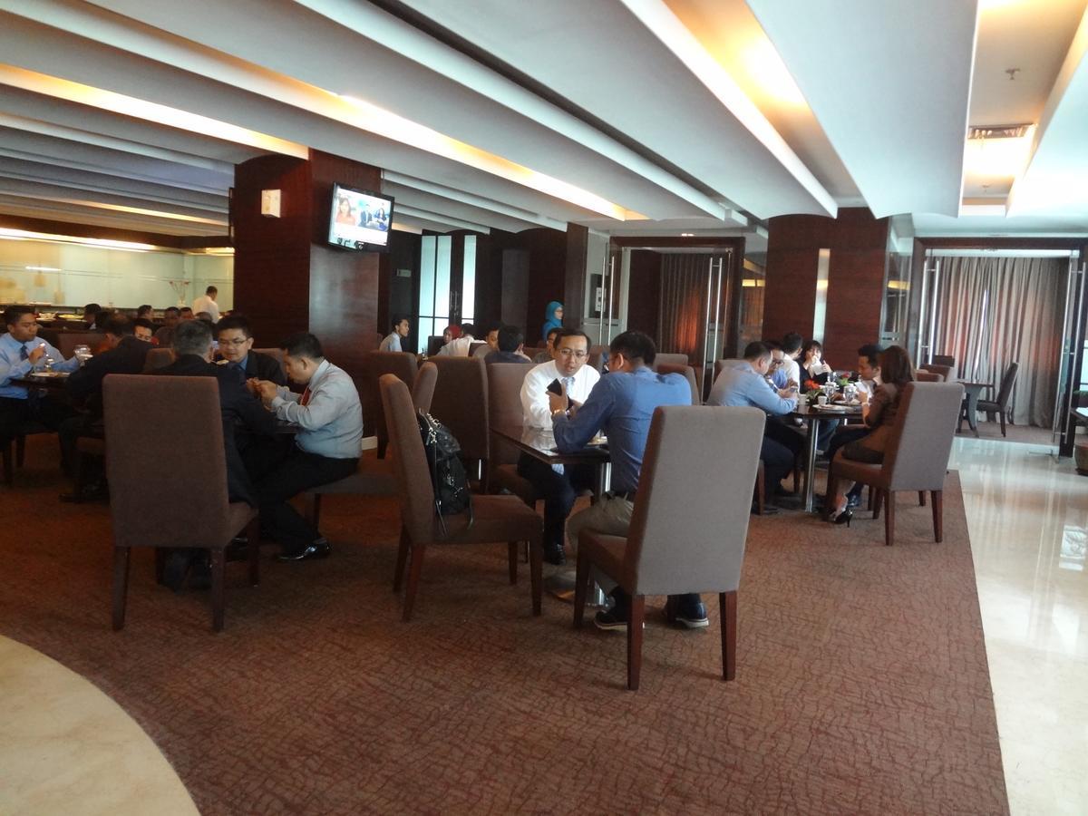 President Executive Club Hotel Чикаранг Екстериор снимка