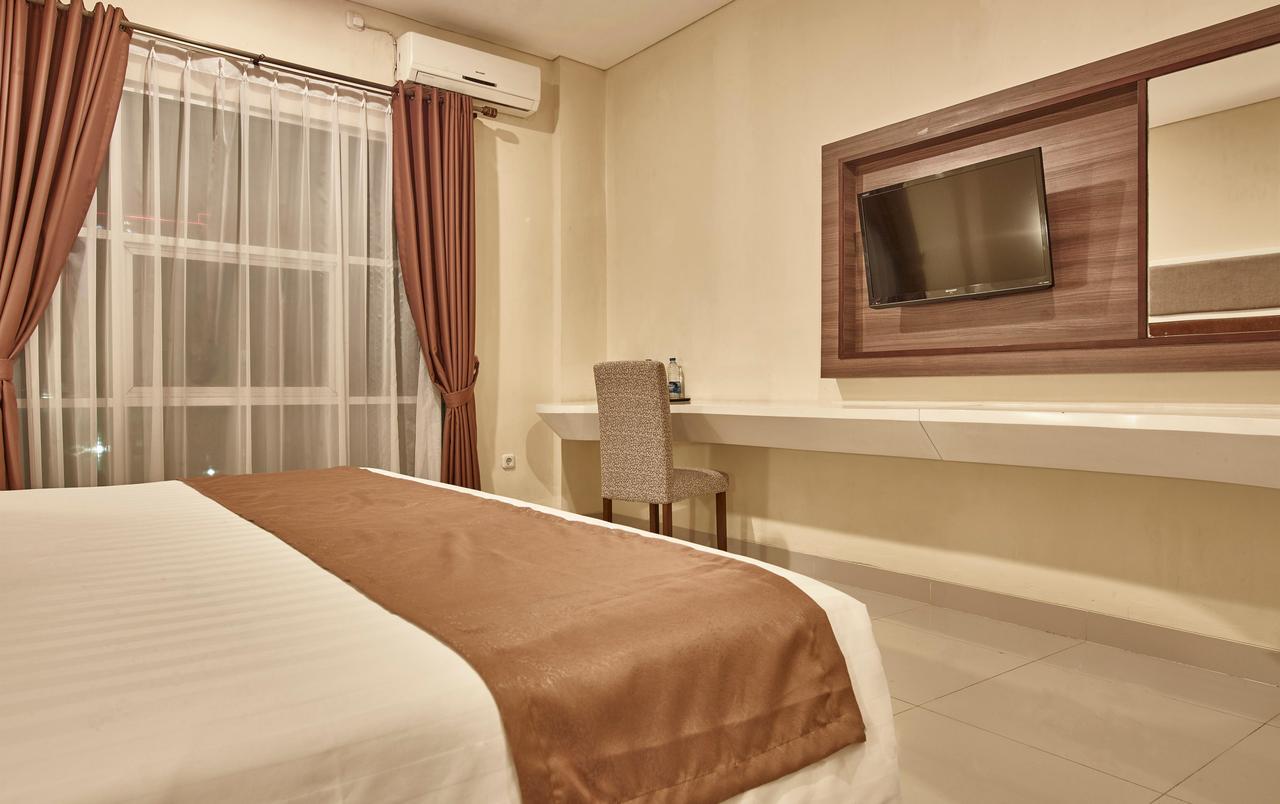 President Executive Club Hotel Чикаранг Екстериор снимка