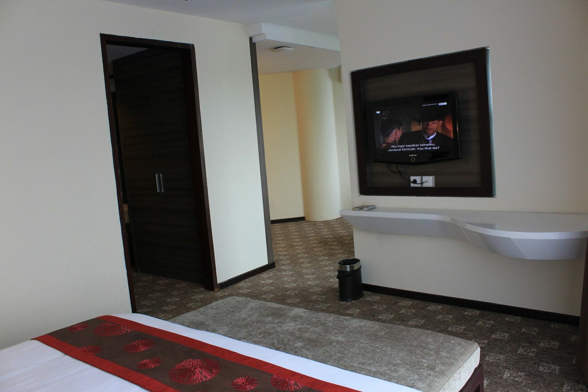 President Executive Club Hotel Чикаранг Екстериор снимка