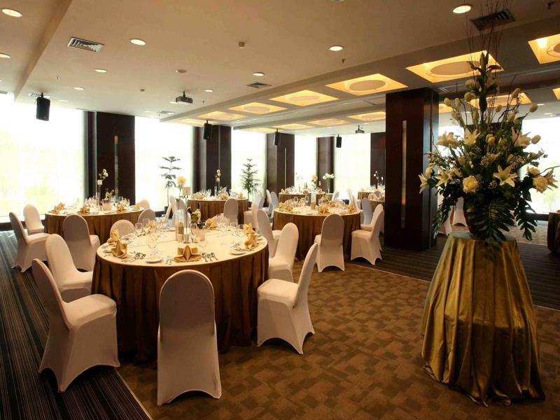 President Executive Club Hotel Чикаранг Екстериор снимка