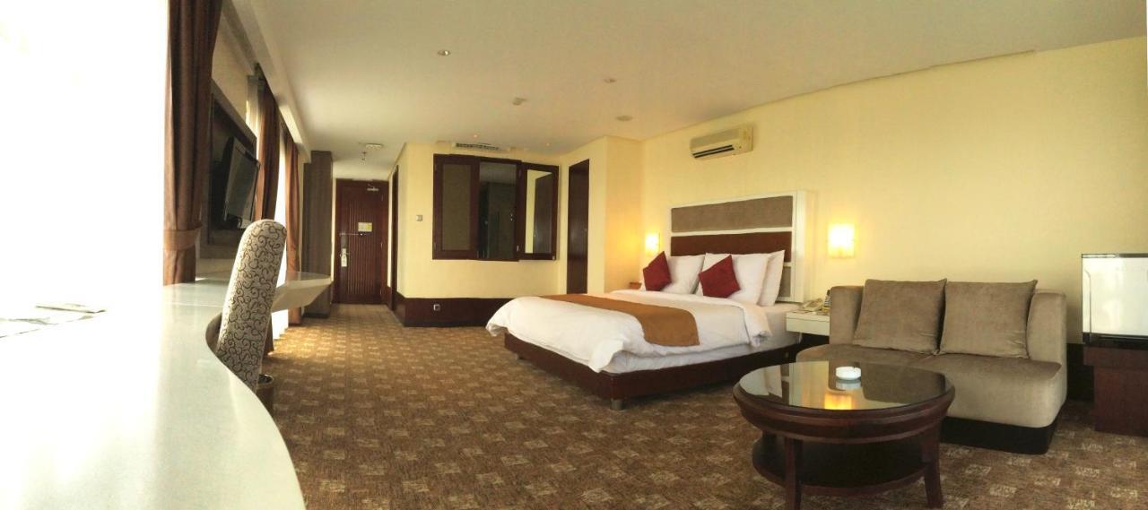 President Executive Club Hotel Чикаранг Екстериор снимка